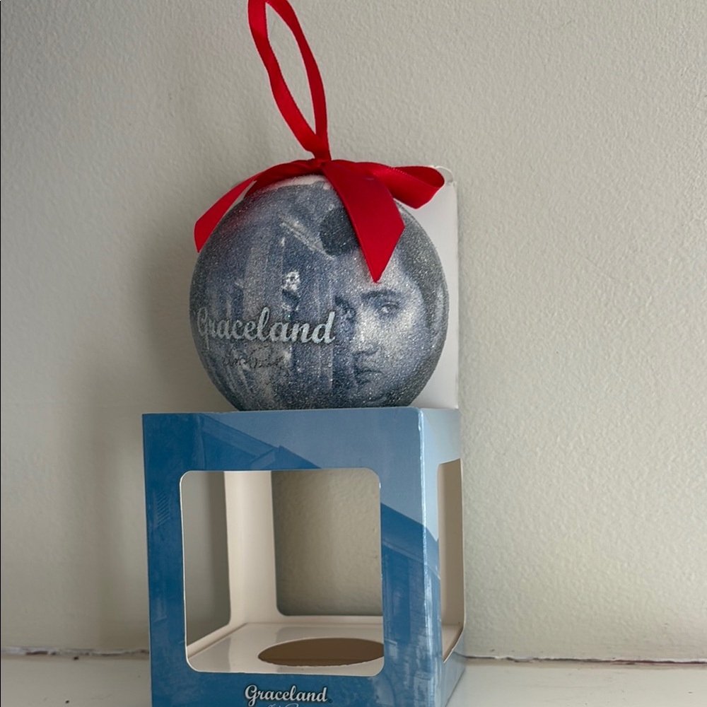 ELVIS.  Graceland Glitter Ornament with Red Ribbon